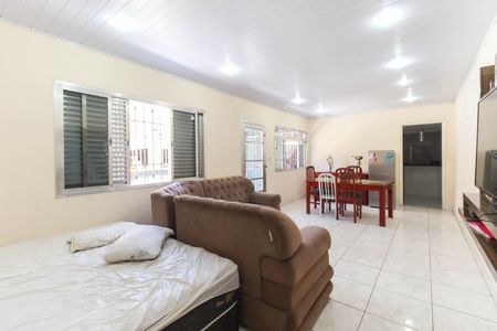 Sala de casa para alugar com 3 quartos, 150m² em Guaianases, São Paulo