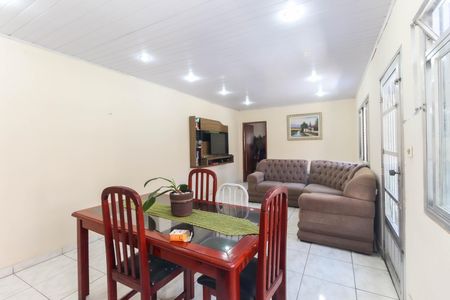 Sala de casa para alugar com 3 quartos, 150m² em Guaianases, São Paulo