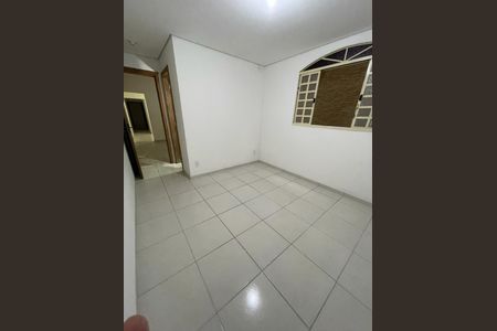 Sala de casa para alugar com 3 quartos, 300m² em Ouro Minas, Belo Horizonte