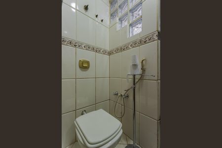 Apartamento à venda com 100m², 2 quartos e sem vaga Apartamento à venda com 100m², 2 quartos e sem vagaBanheiro