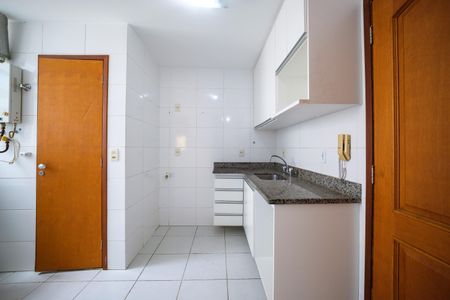 Apartamento à venda com 111m², 3 quartos e 2 vagas Apartamento à venda com 111m², 3 quartos e 2 vagasCozinha