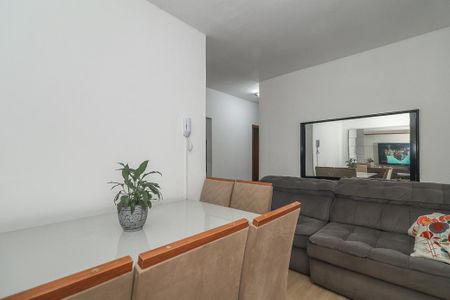 Sala de apartamento à venda com 3 quartos, 70m² em Passo D’areia, Porto Alegre