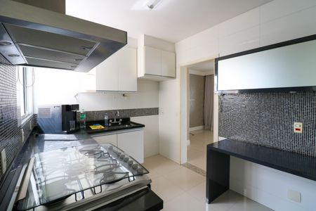 Apartamento para alugar com 117m², 3 quartos e 2 vagasCozinha