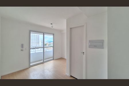 Quarto/Sala/Cozinha de apartamento para alugar com 1 quarto, 19m² em Água Branca, São Paulo