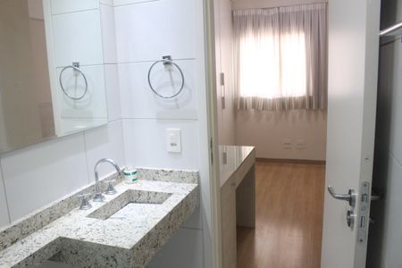 Apartamento para alugar com 75m², 2 quartos e 2 vagasBanheiro da Suíte 1