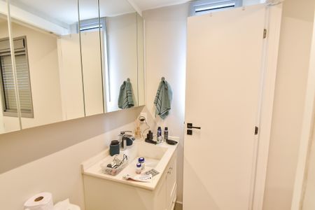 Apartamento à venda com 75m², 2 quartos e 1 vaga Apartamento à venda com 75m², 2 quartos e 1 vagaBanheiro da suíte