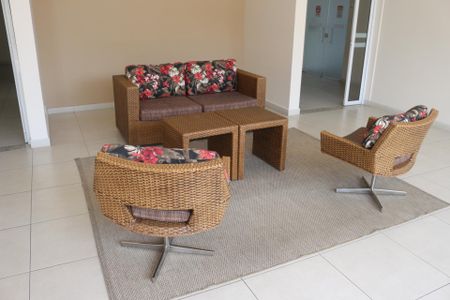 Apartamento para alugar com 70m², 2 quartos e 2 vagasHall social