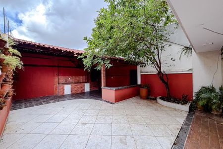 Casa para alugar com 283m², 3 quartos e 3 vagasÁrea externa