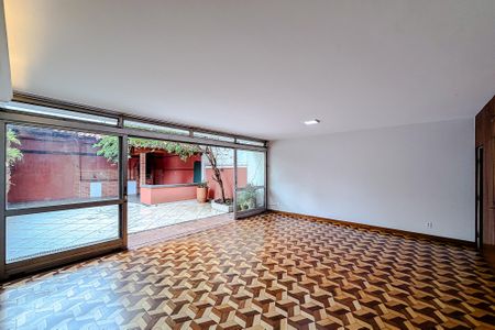 Casa para alugar com 283m², 3 quartos e 3 vagasSala