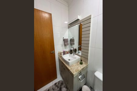 Casa à venda com 65m², 2 quartos e 1 vaga