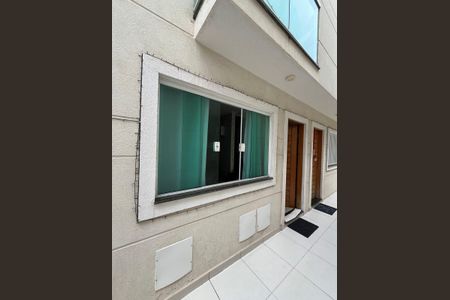 Casa à venda com 65m², 2 quartos e 1 vaga