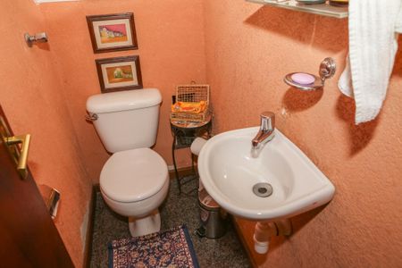 Casa à venda com 144m², 3 quartos e 2 vagasLavabo