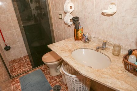 Casa à venda com 144m², 3 quartos e 2 vagasBanheiro da Suíte