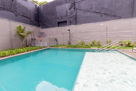 Apartamento à venda com 33m², 1 quarto e sem vagaÁrea comum - Piscina