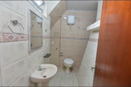 Banheiro de kitnet/studio para alugar com 1 quarto, 25m² em Tijuca, Rio de Janeiro