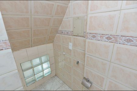 Banheiro de kitnet/studio para alugar com 1 quarto, 25m² em Tijuca, Rio de Janeiro