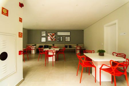 Apartamento para alugar com 38m², 2 quartos e sem vagaÁrea comum - Salão de festas