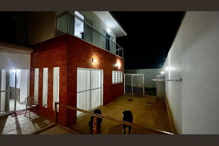 Casa à venda com 121m², 3 quartos e 3 vagasÁrea externa