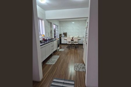 Casa à venda com 200m², 3 quartos e 2 vagas Casa à venda com 200m², 3 quartos e 2 vagasFoto 08