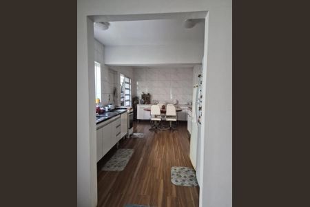 Casa à venda com 200m², 3 quartos e 2 vagas Casa à venda com 200m², 3 quartos e 2 vagasFoto 07