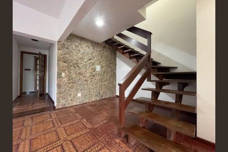 Casa à venda com 6 quartos, 486m² em Partenon, Porto Alegre