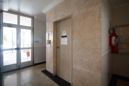 Apartamento à venda com 48m², 1 quarto e sem vaga Apartamento à venda com 48m², 1 quarto e sem vagaHall social