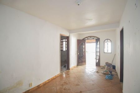 Sala de casa para alugar com 2 quartos, 220m² em Itaúna, São Gonçalo