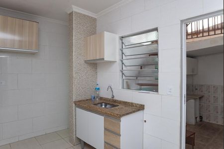 Cozinha de casa para alugar com 2 quartos, 48m² em Bom Retiro, São Paulo