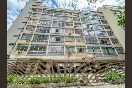 Apartamento para alugar com 64m², 2 quartos e 1 vaga