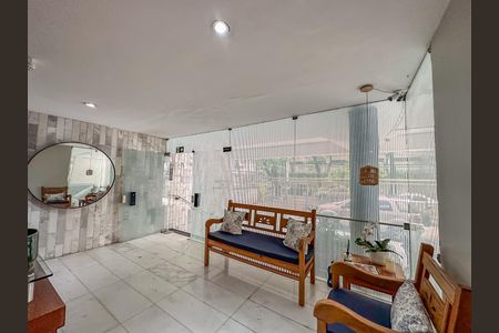 Apartamento para alugar com 64m², 2 quartos e 1 vaga