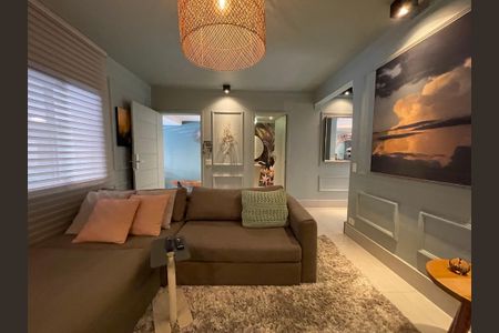 Sala de casa à venda com 3 quartos, 308m² em Cidade São Francisco, São Paulo