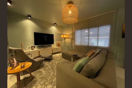 Sala de casa à venda com 3 quartos, 308m² em Cidade São Francisco, São Paulo