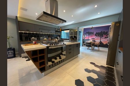 Casa à venda com 308m², 3 quartos e 2 vagas Casa à venda com 308m², 3 quartos e 2 vagasCozinha