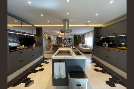 Casa à venda com 308m², 3 quartos e 2 vagas Casa à venda com 308m², 3 quartos e 2 vagasCozinha