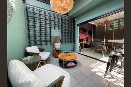 Casa à venda com 308m², 3 quartos e 2 vagas Casa à venda com 308m², 3 quartos e 2 vagasQuintal