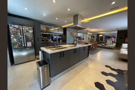 Casa à venda com 308m², 3 quartos e 2 vagas Casa à venda com 308m², 3 quartos e 2 vagasCozinha