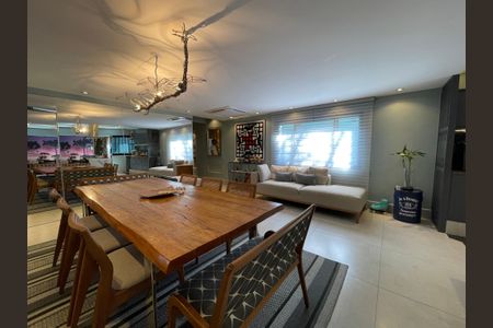 Casa à venda com 308m², 3 quartos e 2 vagas Casa à venda com 308m², 3 quartos e 2 vagasSala de Jantar