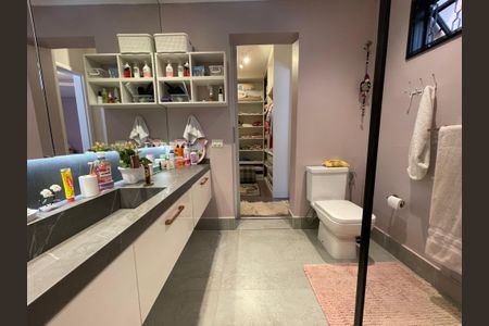 Casa à venda com 308m², 3 quartos e 2 vagas Casa à venda com 308m², 3 quartos e 2 vagasBanheiro da Suíte 3