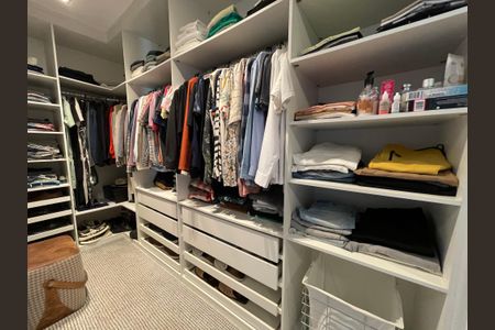 Casa à venda com 308m², 3 quartos e 2 vagas Casa à venda com 308m², 3 quartos e 2 vagasCloset da suíte 1