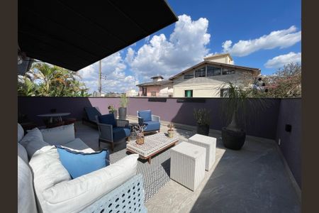 Casa à venda com 308m², 3 quartos e 2 vagas Casa à venda com 308m², 3 quartos e 2 vagasVaranda