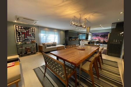 Casa à venda com 308m², 3 quartos e 2 vagas Casa à venda com 308m², 3 quartos e 2 vagasSala de Jantar