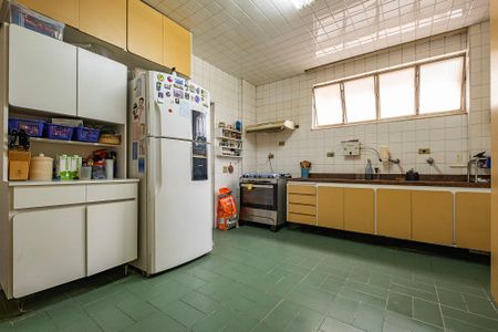 Apartamento à venda com 258m², 4 quartos e 2 vagasCozinha 