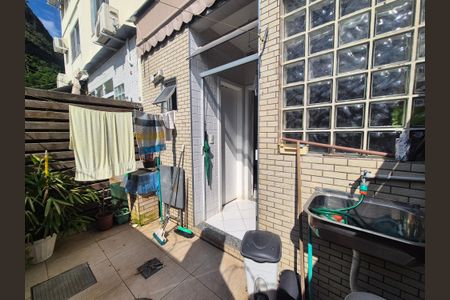 Casa de condomínio para alugar com 130m², 4 quartos e 1 vaga Casa de condomínio para alugar com 130m², 4 quartos e 1 vagaÁrea externa