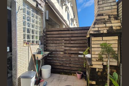 Casa de condomínio para alugar com 130m², 4 quartos e 1 vaga Casa de condomínio para alugar com 130m², 4 quartos e 1 vagaÁrea externa