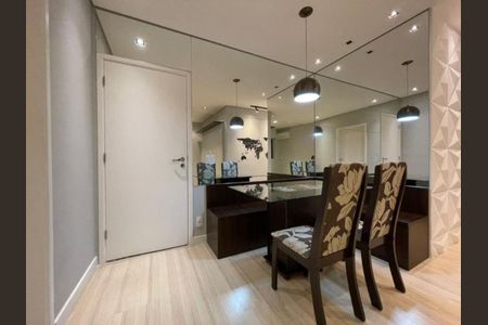 Apartamento para alugar com 2 quartos, 55m² em Jardim Tupanci, Barueri