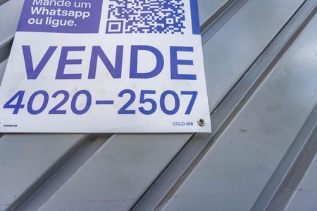 Casa à venda com 185m², 3 quartos e 2 vagas Casa à venda com 185m², 3 quartos e 2 vagasPlaca código