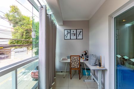 Casa à venda com 185m², 3 quartos e 2 vagas Casa à venda com 185m², 3 quartos e 2 vagasVaranda