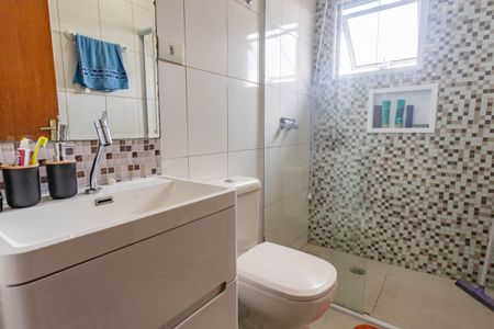 Casa à venda com 185m², 3 quartos e 2 vagas Casa à venda com 185m², 3 quartos e 2 vagasBanheiro social