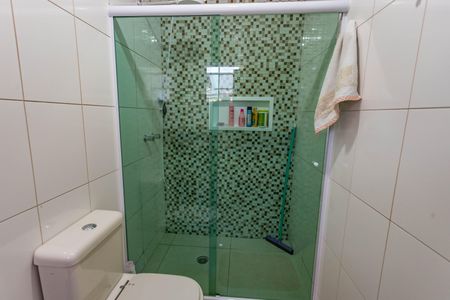 Casa à venda com 185m², 3 quartos e 2 vagas Casa à venda com 185m², 3 quartos e 2 vagasBanheiro da suíte