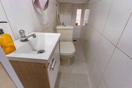 Casa à venda com 185m², 3 quartos e 2 vagas Casa à venda com 185m², 3 quartos e 2 vagasLavabo